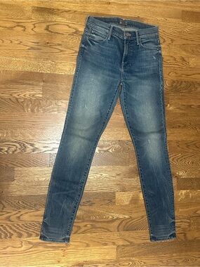 MOTHER Skinny Jeans in Faded Blue Wash